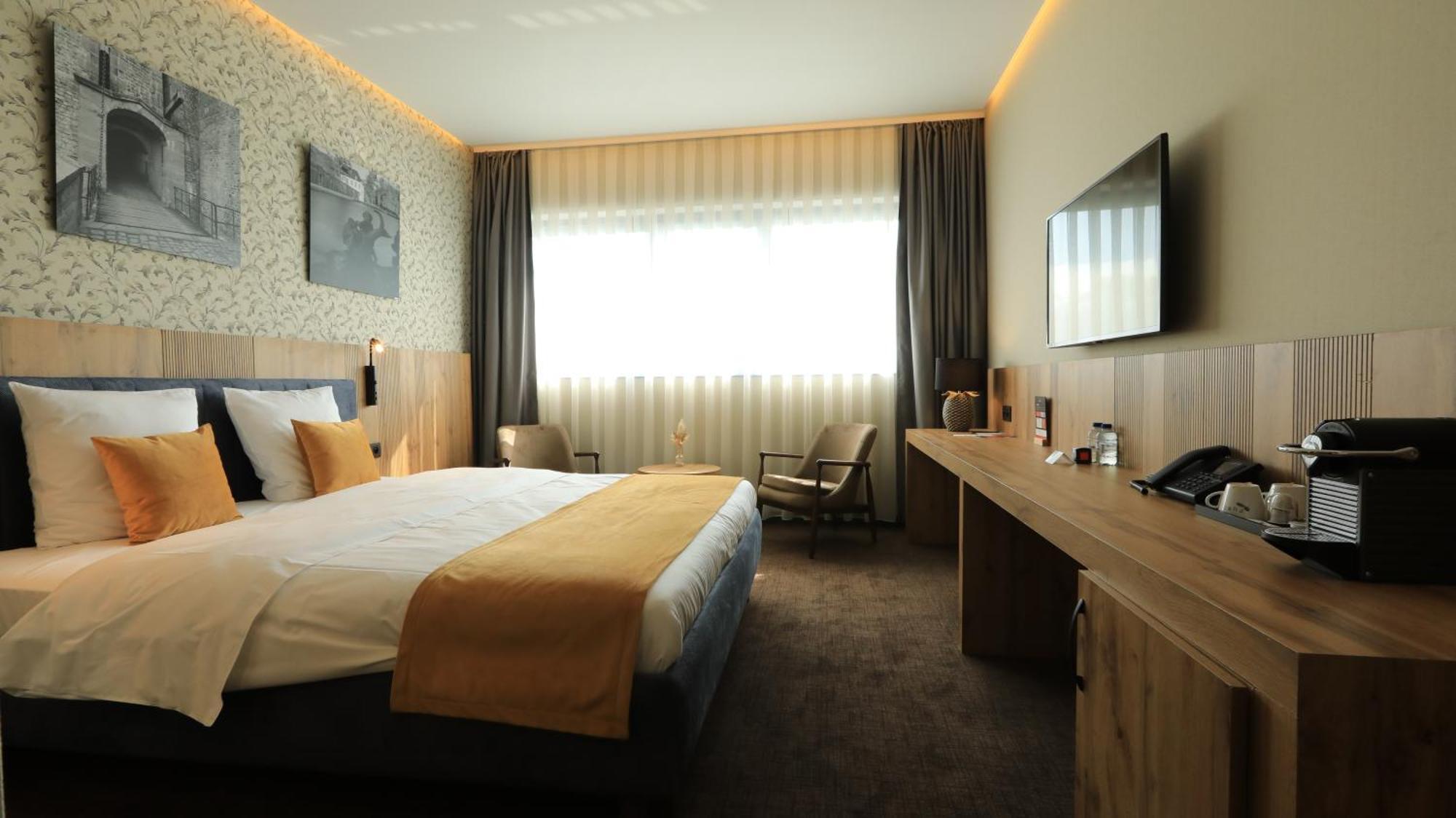 Le 830 Hotel Namen